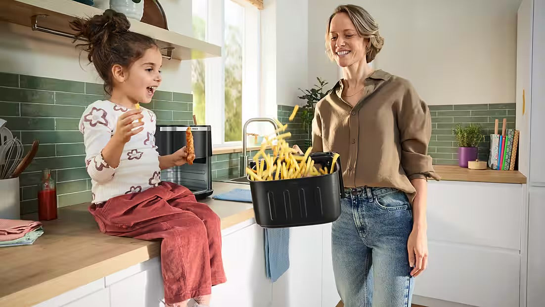 BOSCH Heißluftfritteuse Air Fryer Serie 6, MAF671B0, 7,2l, Sichtfenster, 7 Programme, schwarz